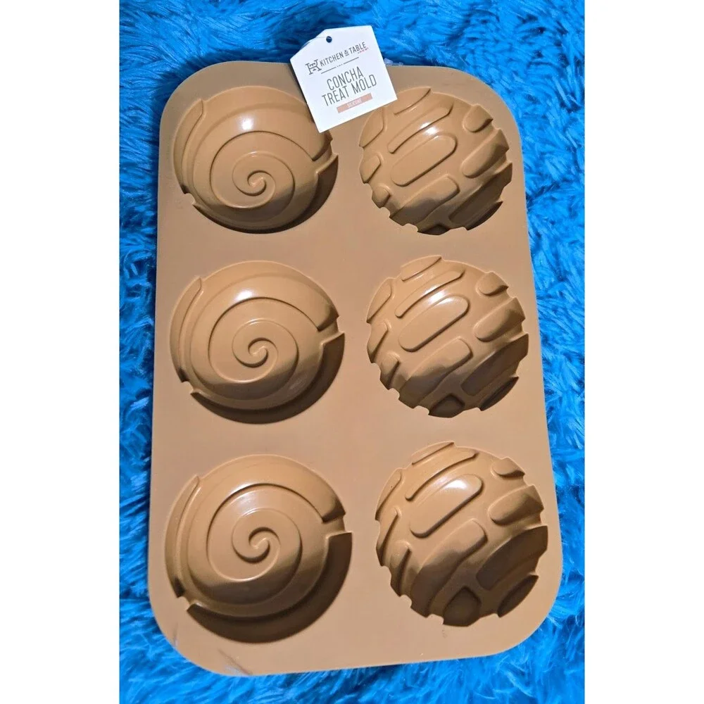 Kitchen & Table by H-E-B Concha Silicone 6-Cavity Mold Brown Makes 3